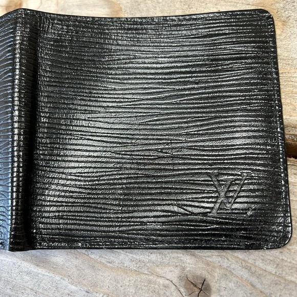 Louis Vuitton Black Epi Wallet - Picture 13 of 16